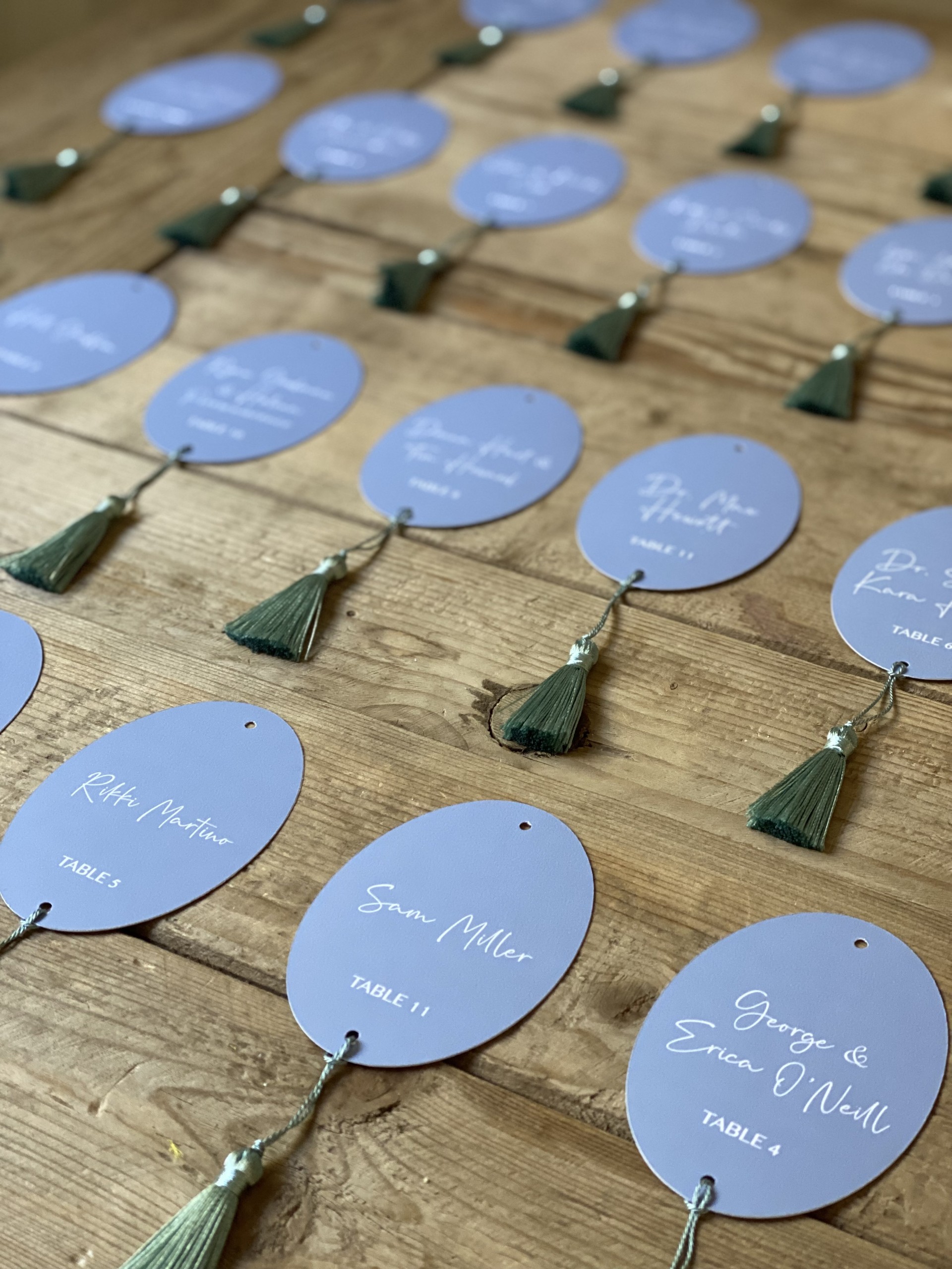 Oval Shape Die Cut Escort Cards